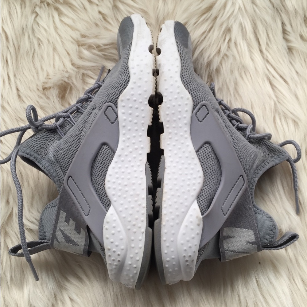 Nike Huraches size 5.5